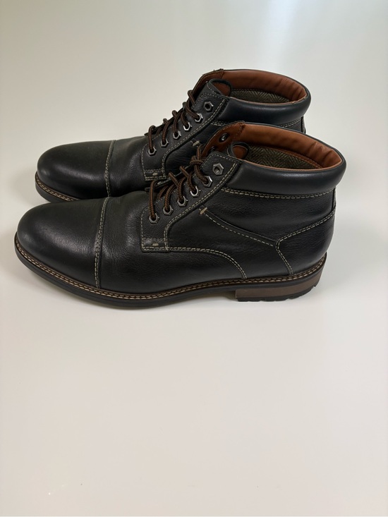 (Like New)  Men’s Black Leather Chukka Boots with Contrast Stitching. main image 5